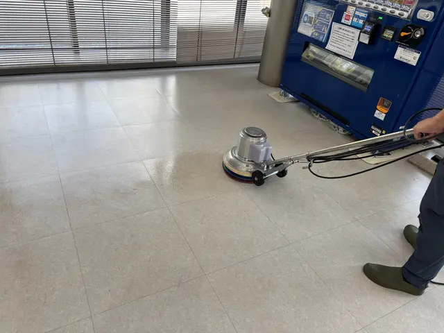 フロアクリーニング&ワックスの事なら田中清掃へお任せサービスの画像