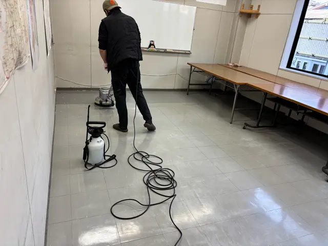 フロアクリーニング&ワックスの事なら田中清掃へお任せサービスの画像