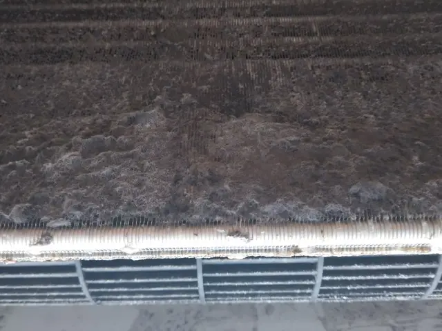 分解エアコンクリーニング　ドレンパンも外しますサービスの画像