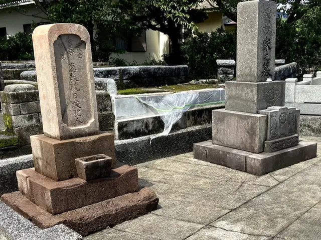 大切なご家族様やご先祖様方のお墓を心を込めて綺麗にさせていただきます。サービスの画像