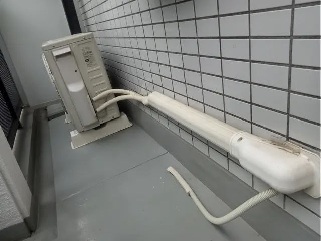 エアコンの処分は無料。画像を載せて頂ければ事前お見積り致します。下見伺うの無料。サービスの画像