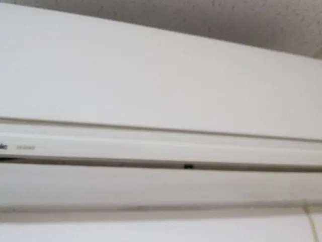 エアコンの処分は無料。画像を載せて頂ければ事前お見積り致します。下見伺うの無料。サービスの画像