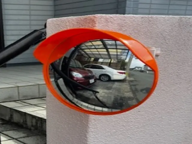 カーブミラー取付サービスの画像