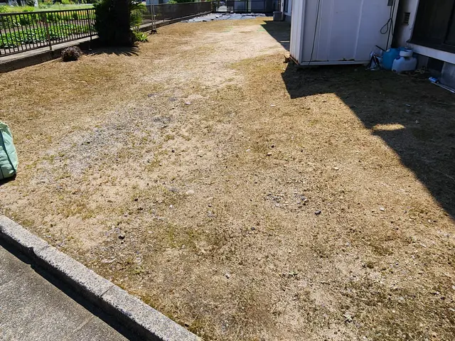 当店の草刈りは刈払い機でもとても綺麗に仕上げます♪サービスの画像