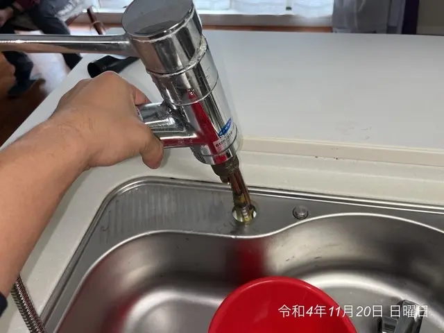 ◎水栓交換工事は私にお任せください　現場写真を撮りながら作業させていただきます。サービスの画像