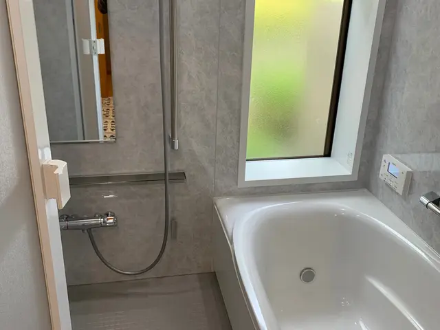 【夫婦で訪問】お風呂クリーニング　カビ　水垢　石鹸カスでお悩みの方任せて下さい！サービスの画像