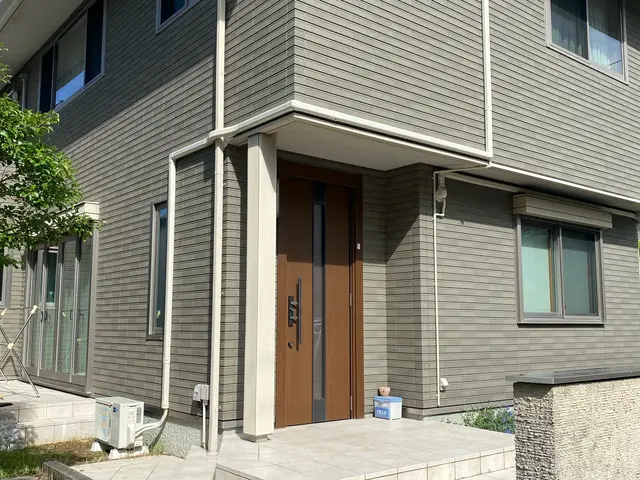 チャットにて、設置場所の写真で見積りをいたします。専用回路増設もお任せください。サービスの画像