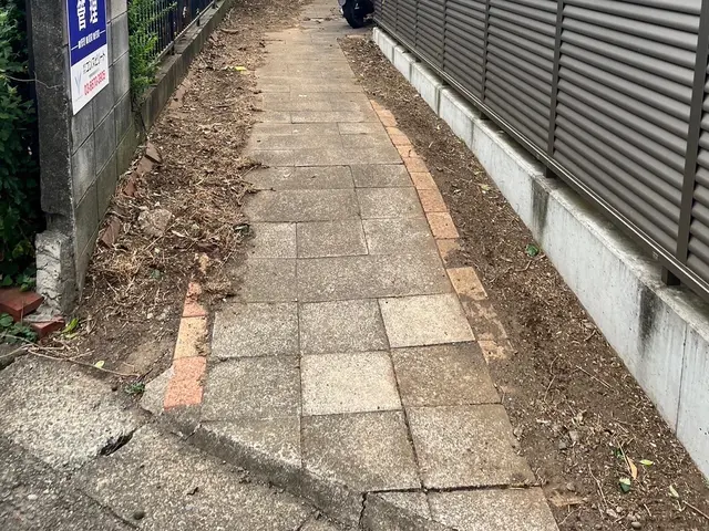 自信の完全自社施工◇女性スタッフ同行可能◇安心の損害保険加入済みサービスの画像