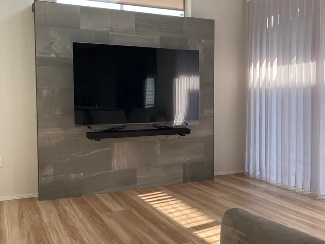 壁掛けテレビ設置サービスの画像