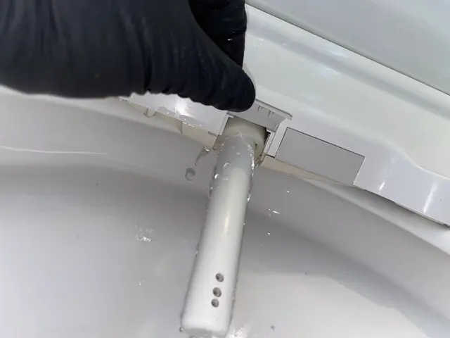 ★尿石・黒ずみ徹底洗浄★丁寧な作業で清潔で快適な空間に仕上げます！！サービスの画像