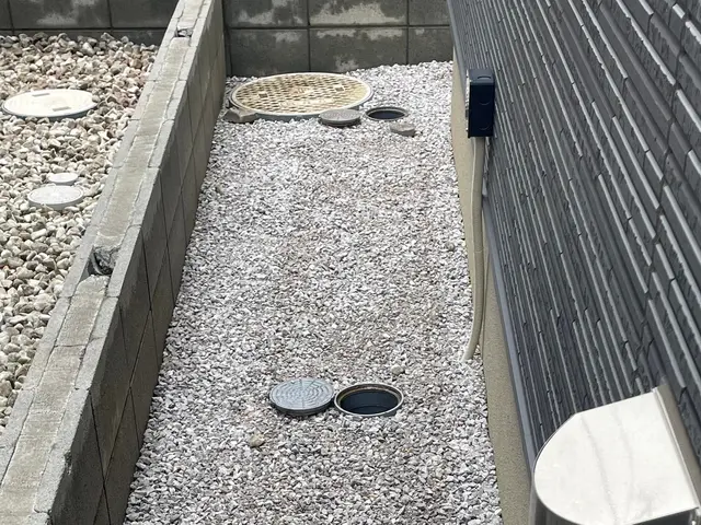 エンジン式強力高圧洗浄にて見えない所の配管汚れ、悪臭お家まるごと一掃します！サービスの画像