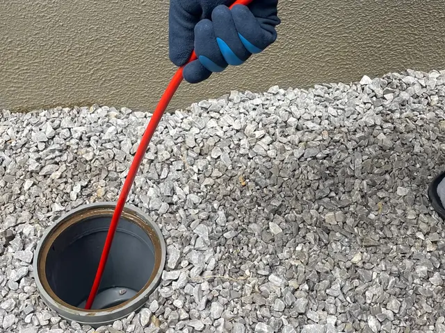 エンジン式強力高圧洗浄にて見えない所の配管汚れ、悪臭お家まるごと一掃します！サービスの画像