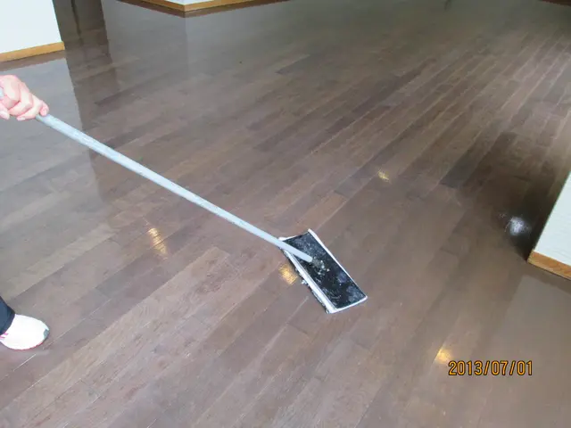 一般家庭から店舗 事務所まで、ビル技能士が３0年の経験で迅速丁寧に施工致しますサービスの画像