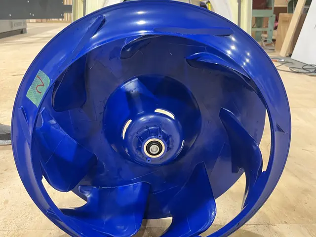 業務用天井埋込式、天吊りエアコンサービスの画像