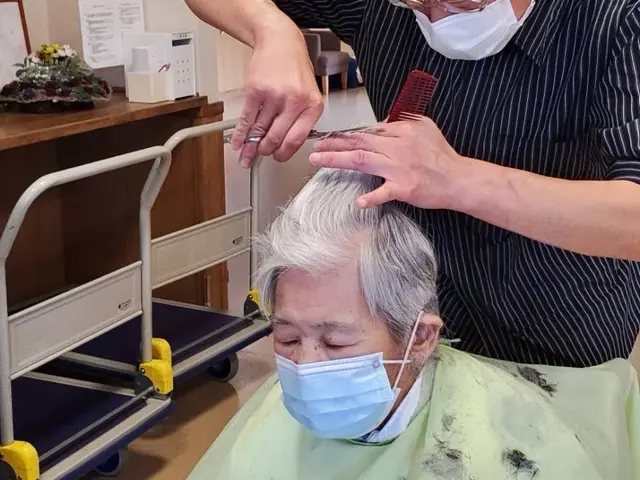 【理容師歴20年◎訪問美容歴2年】お客様との楽しい時間を大切にしてます◎サービスの画像