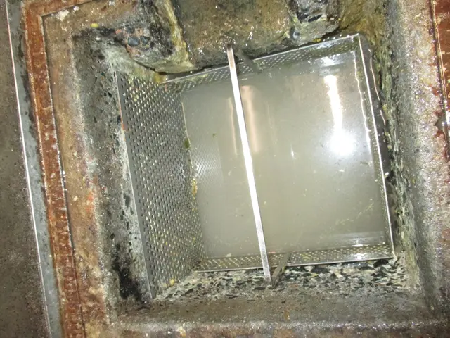 グリストラップの清掃はお任せください。サービスの画像