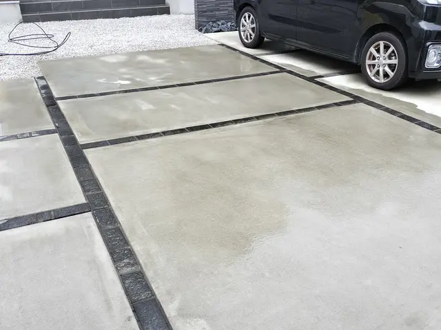 ☆駐車場の高圧洗浄☆土日祝日も積極的に営業中☆当日仕上げ☆サービスの画像