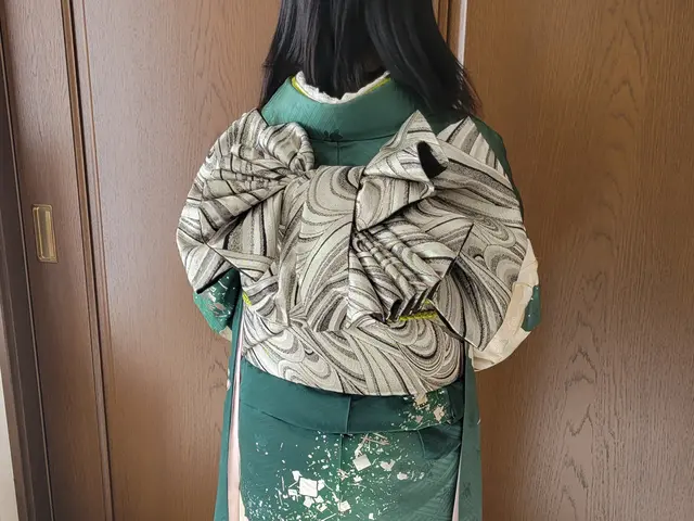 【YouTube 登録者数 1.8万人】着付け歴23年の経験