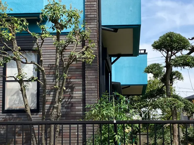 伸びすぎた木や枝、スッキリと。サービスの画像