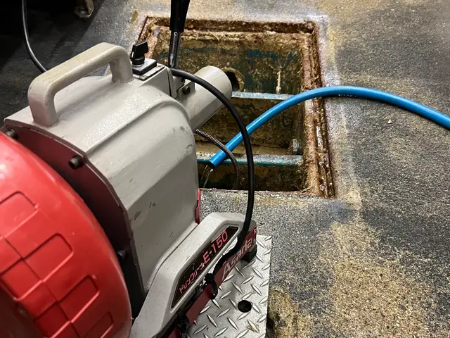 福祉施設や店舗やビル等の排水管高圧洗浄&グリストラップ洗浄専門！サービスの画像