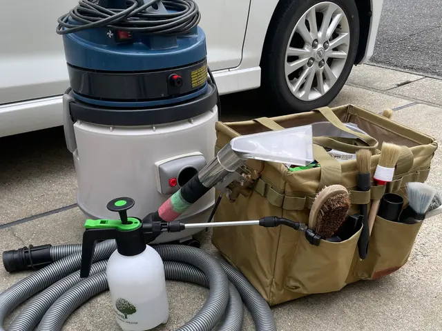 その汚れに困っていませんか。新車のような輝きと快適さを！泉佐野市から伺います！サービスの画像