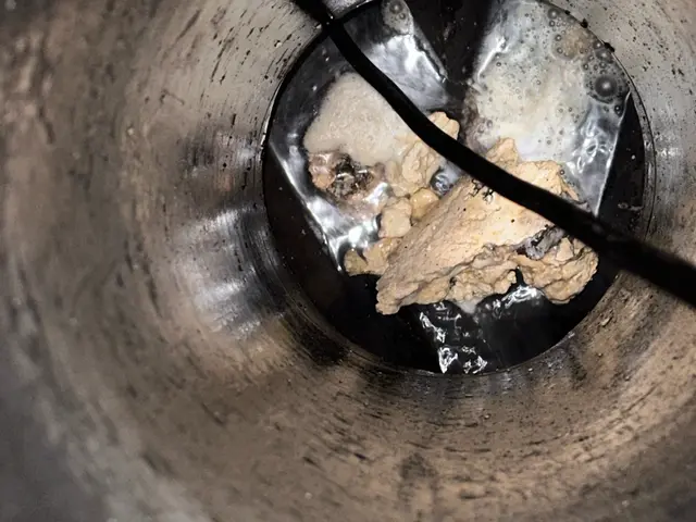 飲食店・グレイチング&排水管高圧洗浄　マス清掃、トラップ清掃、グリストラップ可。サービスの画像