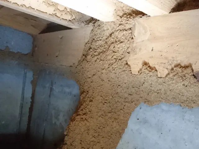 日本しろあり対策協会認定の業界歴10年以上の有資格者が責任もって施工致します。サービスの画像