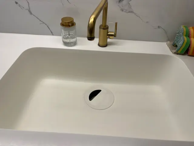 ◎有資格者です！水回り！ベランダ！窓拭き！お任せください。丁寧に作業致します。サービスの画像