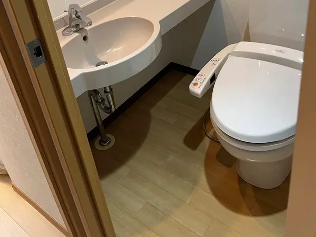 ◎有資格者です！水回り！ベランダ！窓拭き！お任せください。丁寧に作業致します。サービスの画像