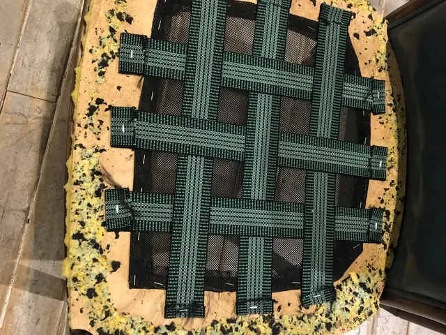 椅子の修復、張替えサービスの画像