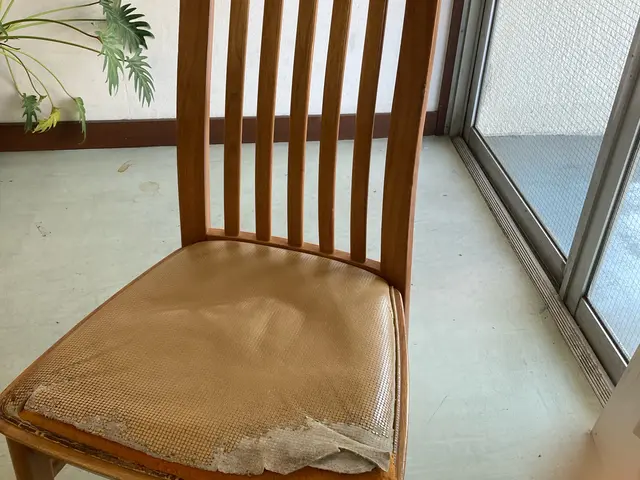 椅子の修復、張替えサービスの画像
