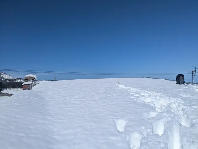 屋根の雪下ろし、雪かきいたしますサービスの画像