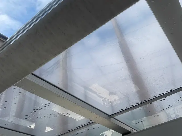 ◆カーポート高圧洗浄◆その他外回り対応可能！駐車場とセットで洗浄も可能２４H対応サービスの画像