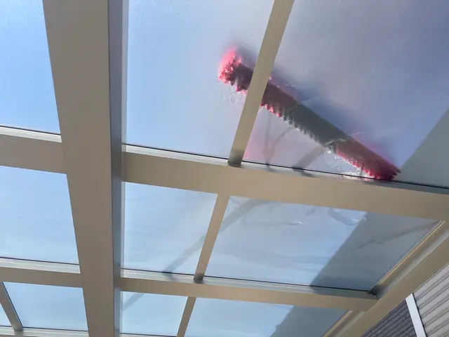 ◆カーポート高圧洗浄◆その他外回り対応可能！駐車場とセットで洗浄も可能２４H対応サービスの画像