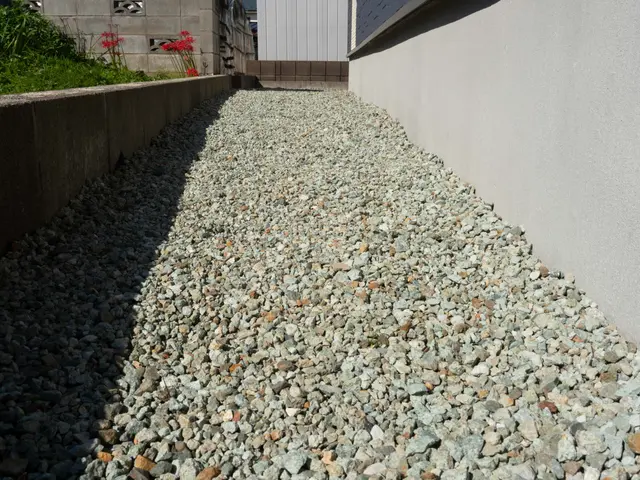 砂利敷き　駐車場などにサービスの画像