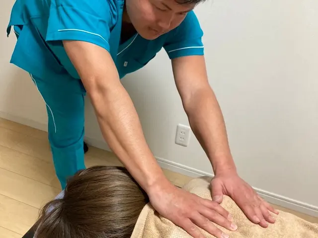 【一発改善】ギックリ腰も可、実績３万人以上！どんな頑固なコリもしっかりほぐしますサービスの画像