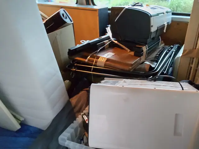 引越しのお片付けは当店へ！　すぐに簡単お見積り！　エアコン取り外し回収無料！サービスの画像