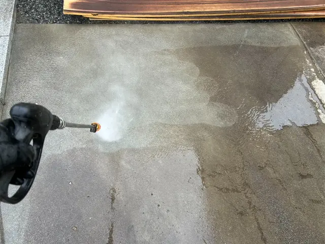 【創業74年の経験と実績】駐車場・外壁の高圧洗浄ご依頼承ります！サービスの画像
