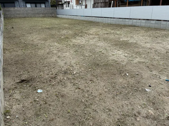 ◇刈払機を使用し広範囲の草刈りにご対応◇作業立会い不要◇刈払機取扱作業者資格保有サービスの画像