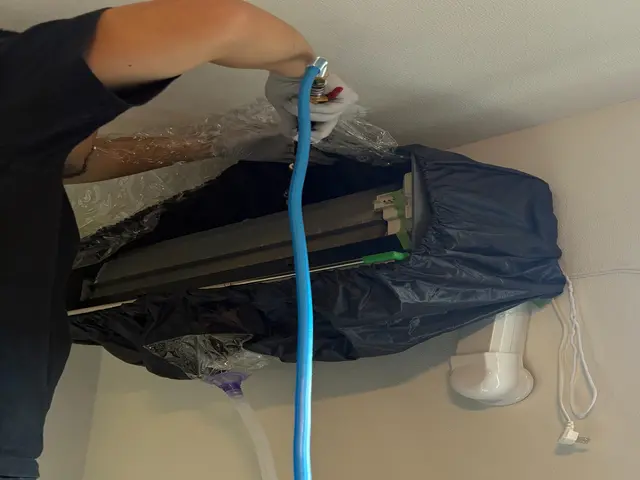 【夫婦対応で安心】現場経験豊富なプロが行うエアコン分解洗浄｜丁寧説明◎サービスの画像