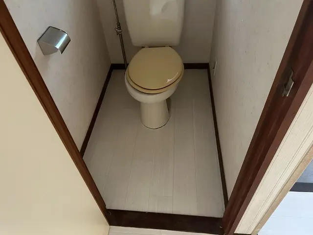 クッションフロア上貼り　　　　　　　「最短1日で、古い床から明るい空間へ」サービスの画像