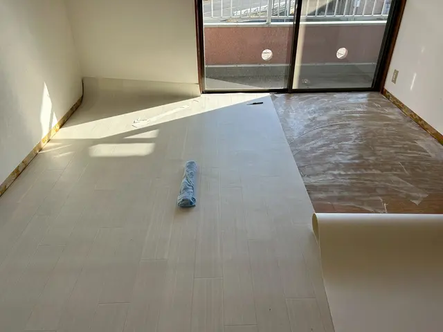 クッションフロア上貼り　　　　　　　「最短1日で、古い床から明るい空間へ」サービスの画像