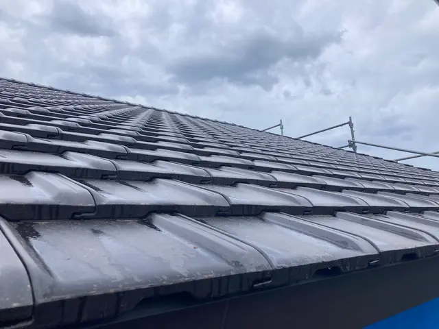 【愛媛】【屋根修理・雨漏り修理】職人直営のフルタ屋根店です。屋根カバー工法サービスの画像