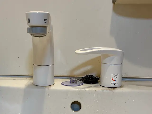 洗面所の水栓交換サービスの画像