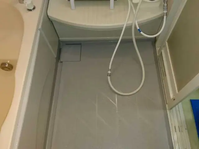 風呂釜配管と同時に頼むとで3000円割り引き！エプロン内高圧洗浄無料サービス中！サービスの画像