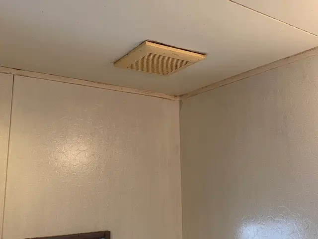 トイレ換気扇の交換・取り付けサービスの画像