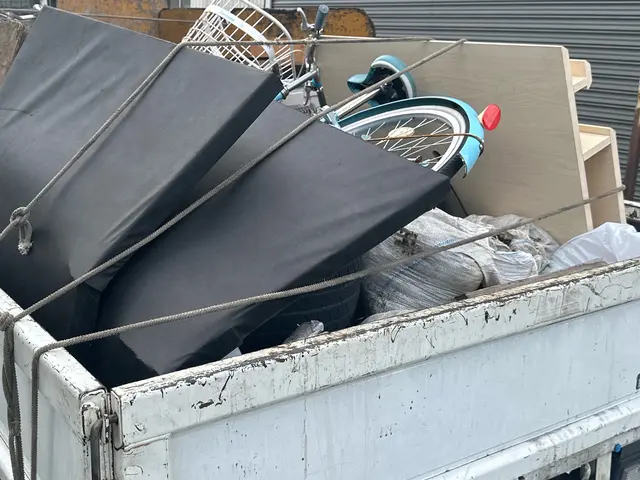 女性同行可能！夜間・地域外対応でもご相談ください安心の不用品回収サービスの画像