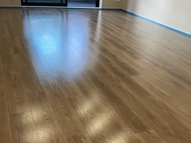 【フロアコーティング専門店】高硬度・高純度のガラスコーティング　20年保証サービスの画像