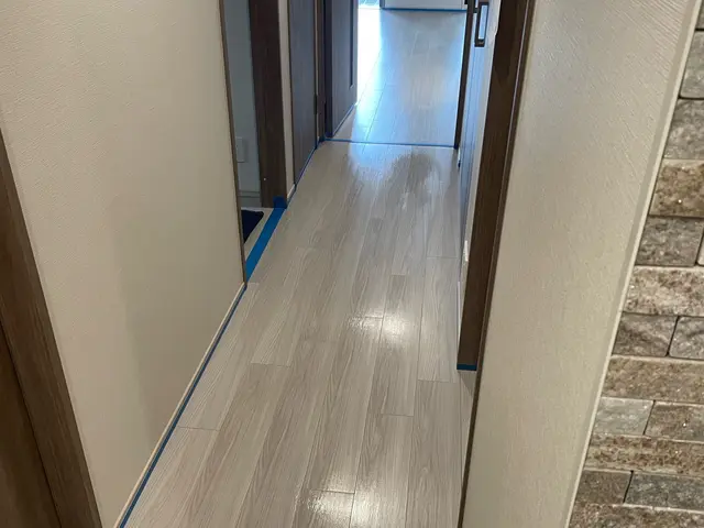 【フロアコーティング専門店】高硬度・高純度のガラスコーティング　20年保証サービスの画像