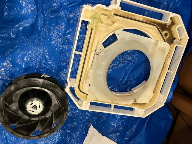 エアコン取付業者が行う　エアコンクリーニングサービスの画像